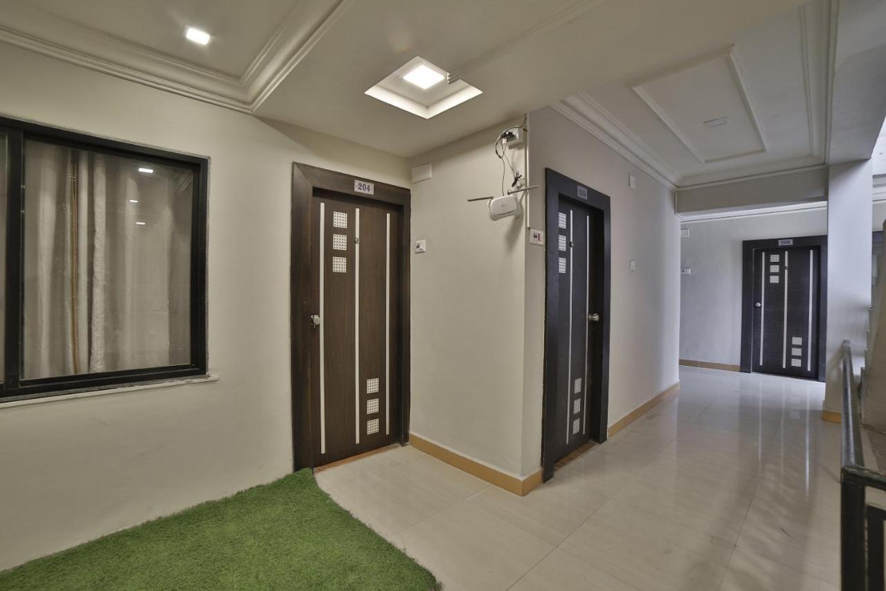 Oyo 41929 Hotel Loyal Residency Jāmnagar Eksteriør bilde
